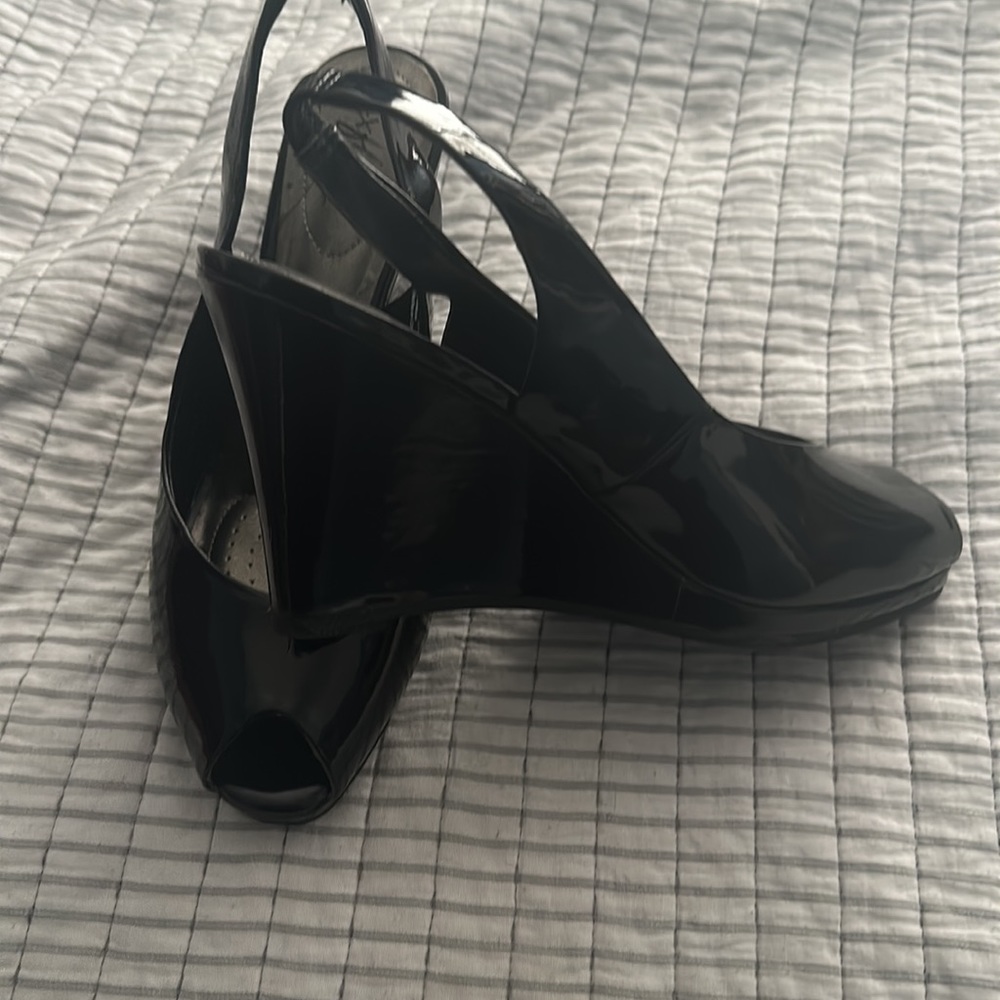 Black patent sling back wedges size 8.5 W